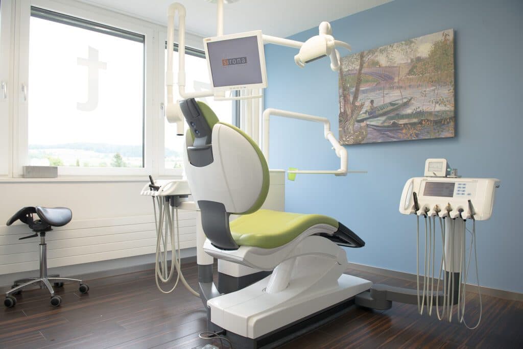 Zahnarztpraxis Bülach 4